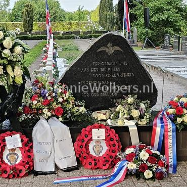 Veel bezoekers bij herdenking gevallen Engelse piloten in Nieuw Dordecht en omstreken dinsdag 06 mei 2025 | Geschreven door Bennie Wolbers