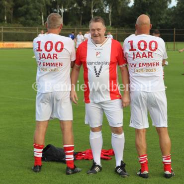 Oud FC Emmen sterk voor oud vv Emmen