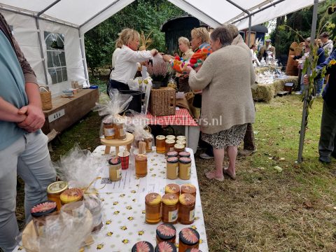 Foto 5 uit Geslaagde Oogst en Dankdag in Barger Oosterveld weer geslaagd 