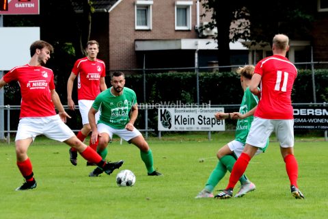 Foto 7 uit Weiteveense Boys en Zwartemeerse Boys in evenwicht