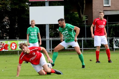 Foto 8 uit Weiteveense Boys en Zwartemeerse Boys in evenwicht