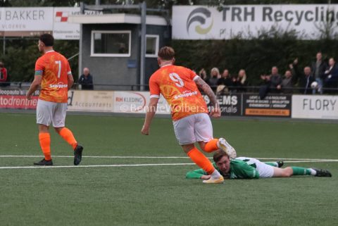 Foto 6 uit WKE 16 keihard onderuit in eigen huis