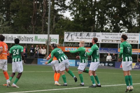 Foto 25 uit WKE 16 keihard onderuit in eigen huis