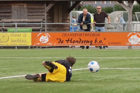 Foto 14 uit SVBO (zat) verpletterd vv Pekela met 10-0