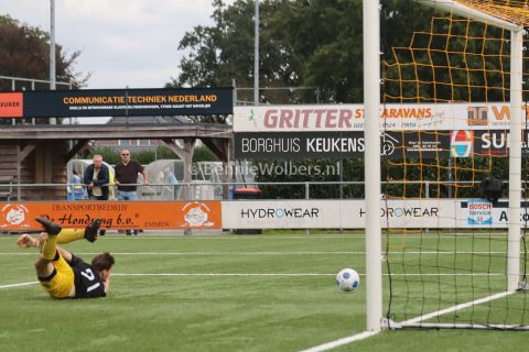 Foto 15 uit SVBO (zat) verpletterd vv Pekela met 10-0