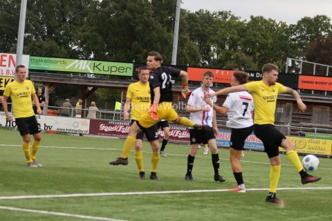 Foto 17 uit SVBO (zat) verpletterd vv Pekela met 10-0