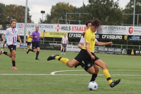Foto 24 uit SVBO (zat) verpletterd vv Pekela met 10-0