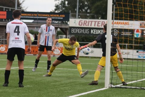 Foto 27 uit SVBO (zat) verpletterd vv Pekela met 10-0