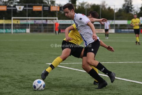 Foto 33 uit SVBO (zat) verpletterd vv Pekela met 10-0
