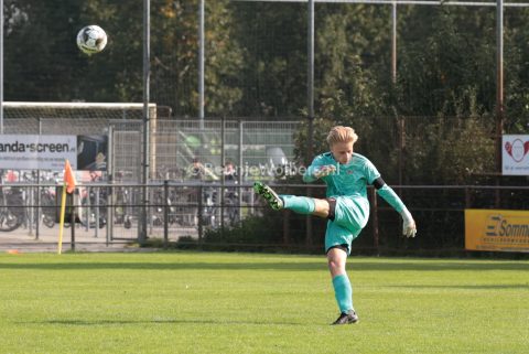 Foto 3 uit SC Angelslo onderuit tegen CSVC