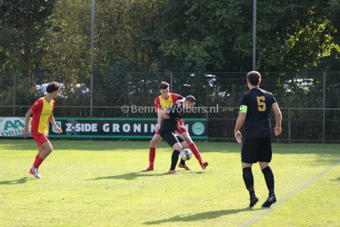 Foto 4 uit SC Angelslo onderuit tegen CSVC