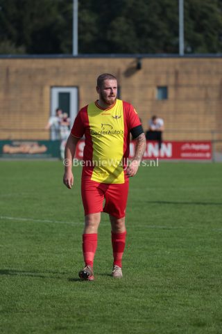 Foto 8 uit SC Angelslo onderuit tegen CSVC