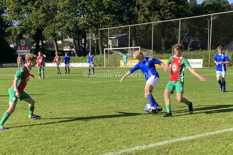 Foto 2 uit Ook tegen Wacker scoort Schoonebeek er lustig op los