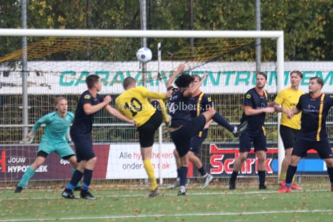 Foto 6 uit SVBO(zat) wint verhitte derby tegen Angelslo