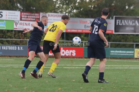 Foto 8 uit SVBO(zat) wint verhitte derby tegen Angelslo