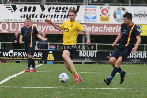 Foto 25 uit SVBO(zat) wint verhitte derby tegen Angelslo