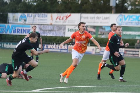 Foto 2 uit   WKE 16 wint topduel tegen buurman Drenthina