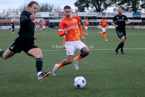 Foto 3 uit   WKE 16 wint topduel tegen buurman Drenthina