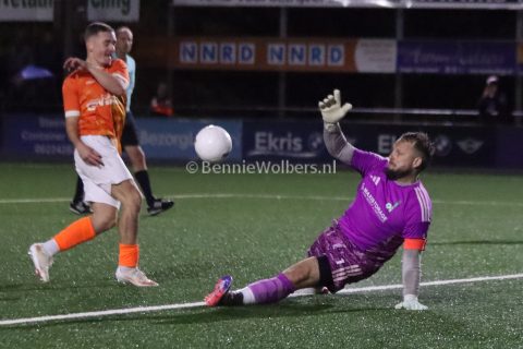 Foto 24 uit   WKE 16 wint topduel tegen buurman Drenthina