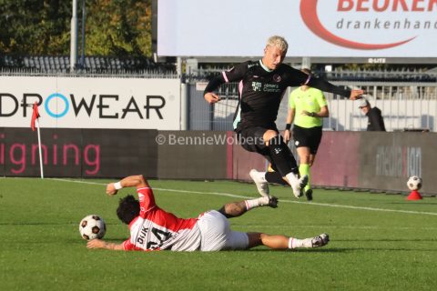 Foto 7 uit FC Emmen wint topper tegen Almere City