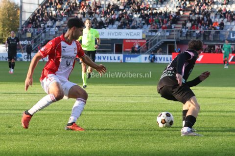 Foto 10 uit FC Emmen wint topper tegen Almere City
