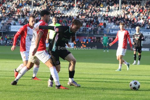 Foto 11 uit FC Emmen wint topper tegen Almere City