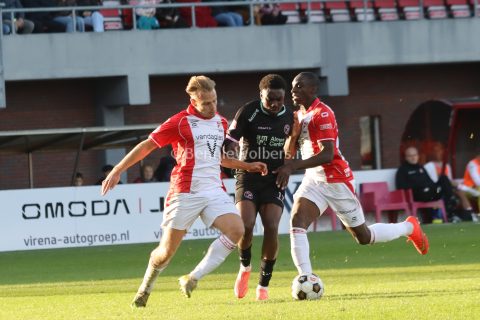 Foto 13 uit FC Emmen wint topper tegen Almere City
